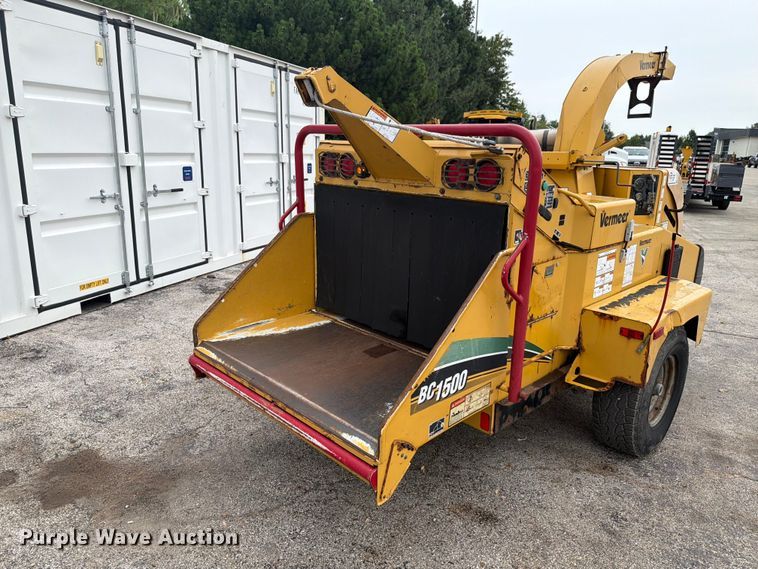 image for item FK4090 2009 Vermeer  BC1500 wood chipper