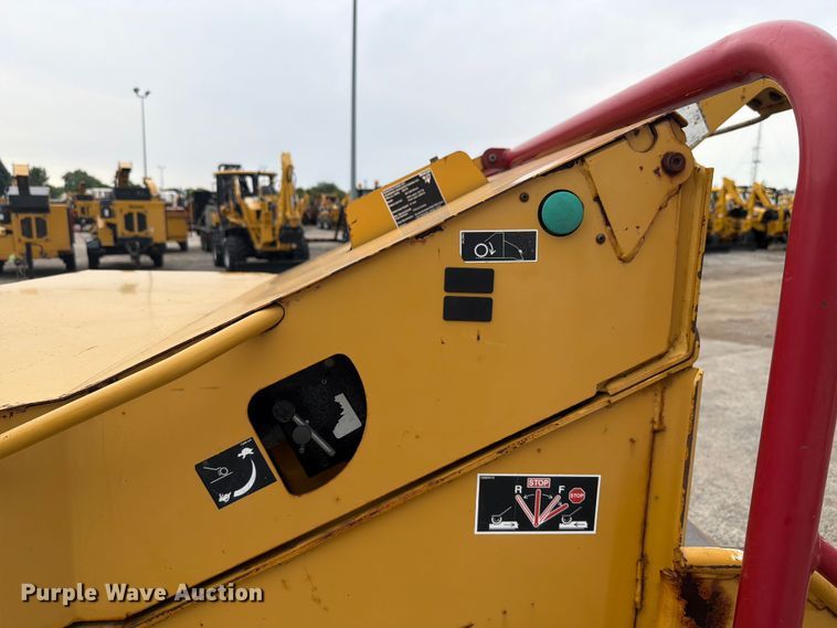 image for item FK4090 2009 Vermeer  BC1500 wood chipper