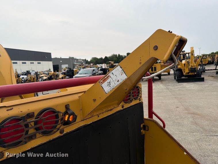 image for item FK4090 2009 Vermeer  BC1500 wood chipper