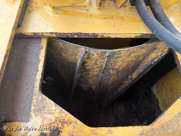 image for item FK4090 2009 Vermeer  BC1500 wood chipper