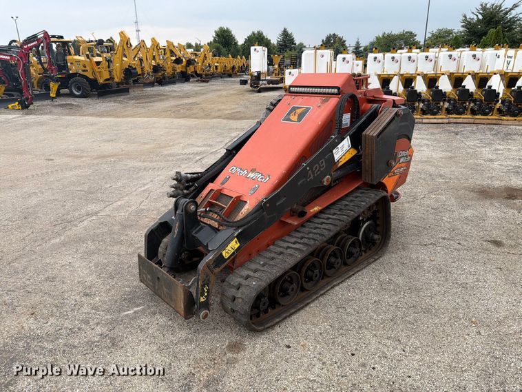 image for item FK4093 2020 Ditch Witch SK1550 compact utility loader