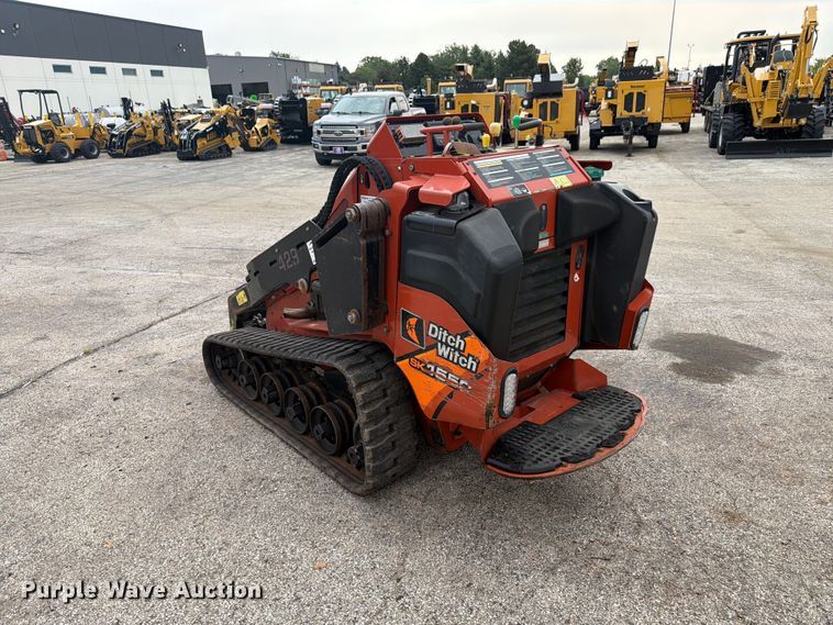 image for item FK4093 2020 Ditch Witch SK1550 compact utility loader