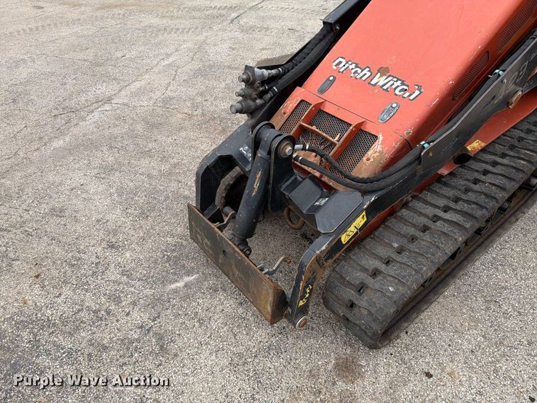 image for item FK4093 2020 Ditch Witch SK1550 compact utility loader