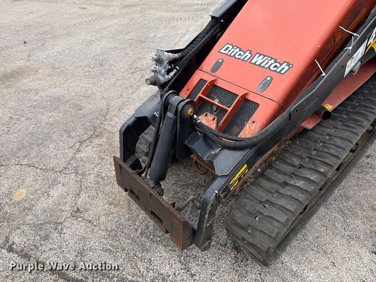 image for item FK4094 2023 Ditch Witch SK1550 compact utility loader