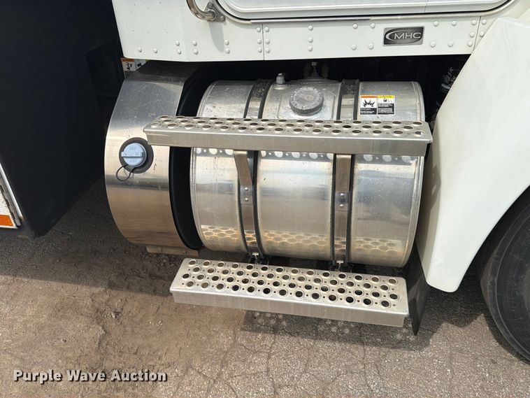 image for item FK4095 2017 Kenworth T370 utility / service truck