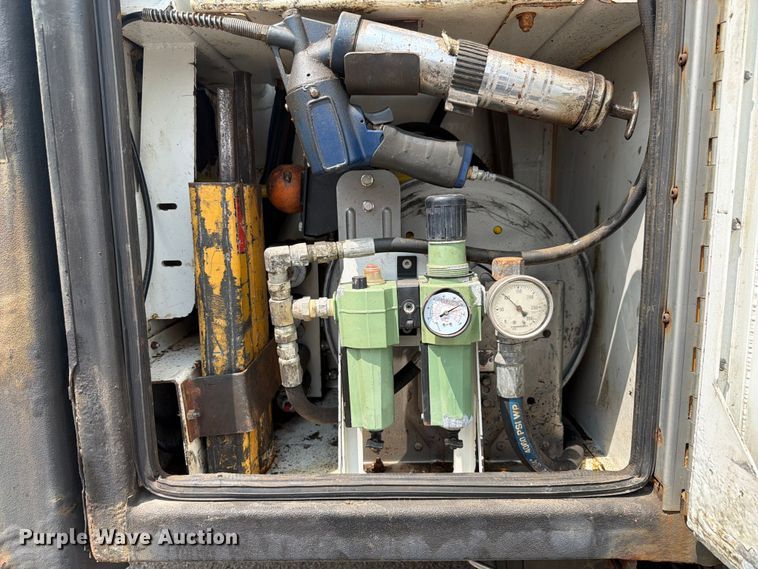 image for item FK4095 2017 Kenworth T370 utility / service truck