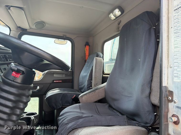 image for item FK4095 2017 Kenworth T370 utility / service truck