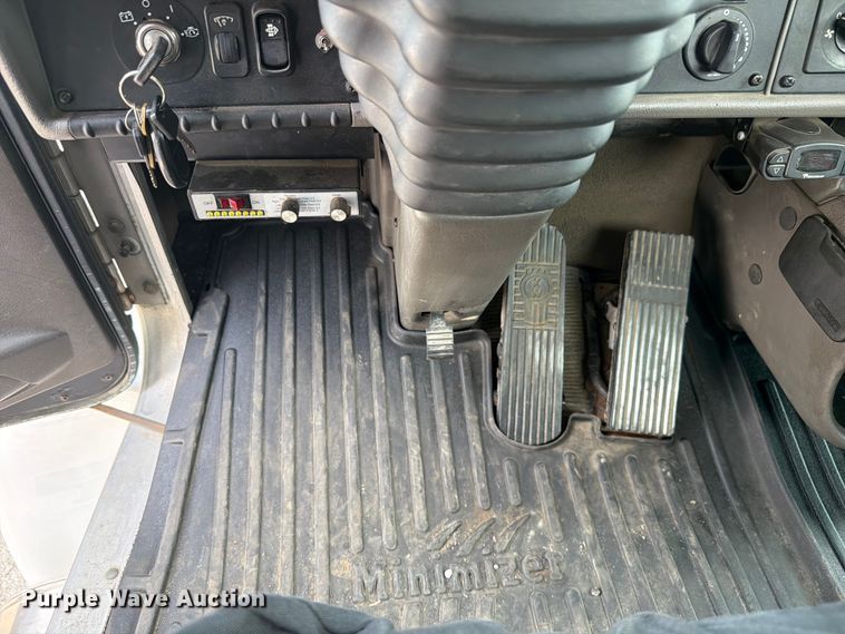 image for item FK4095 2017 Kenworth T370 utility / service truck