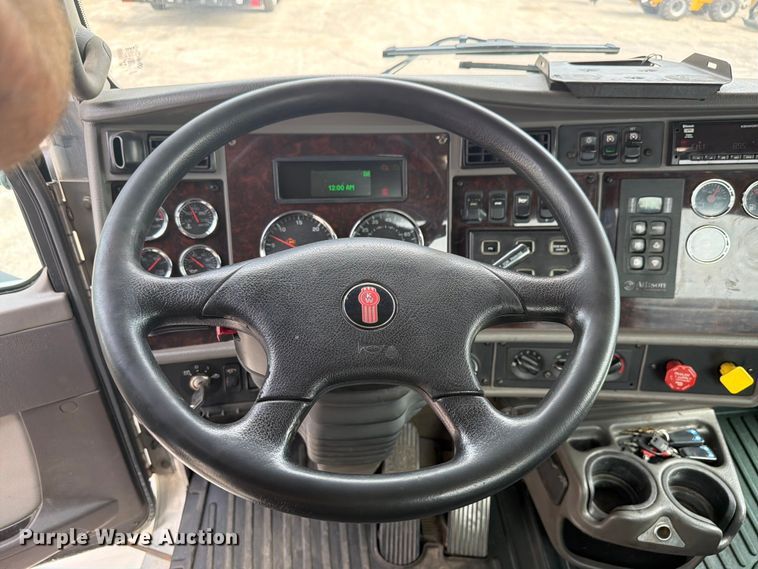 image for item FK4095 2017 Kenworth T370 utility / service truck