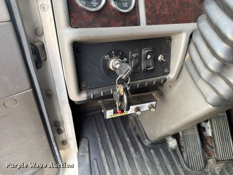 image for item FK4095 2017 Kenworth T370 utility / service truck