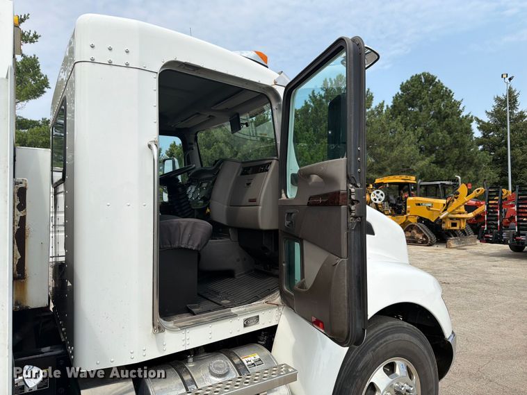 image for item FK4095 2017 Kenworth T370 utility / service truck