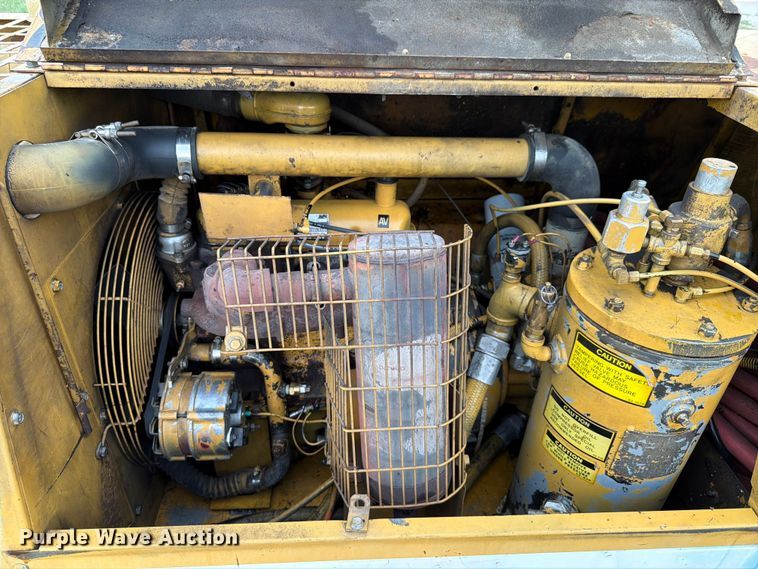 image for item FK4096 1989 Dresser LeROI air compressor