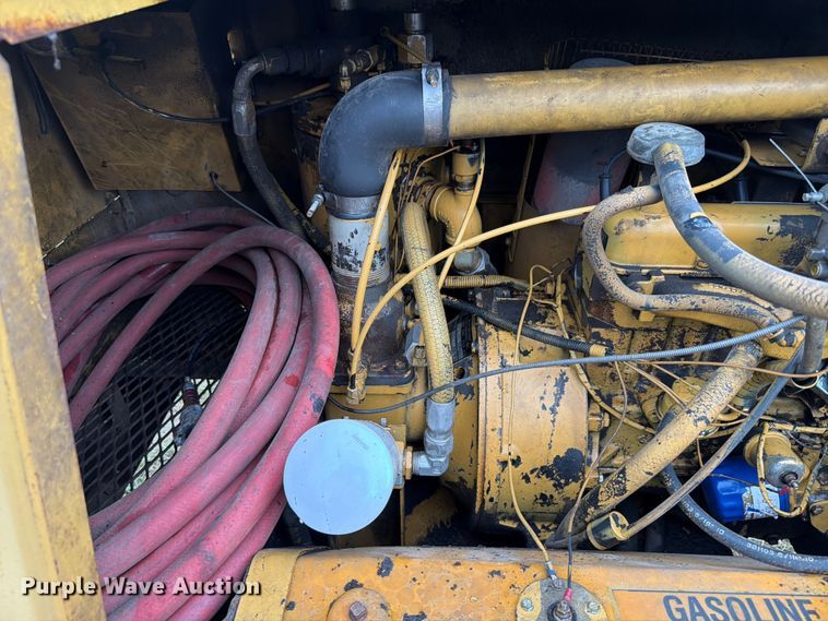 image for item FK4096 1989 Dresser LeROI air compressor