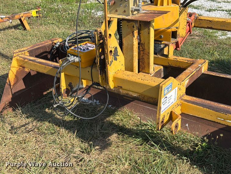 image for item FK4097 2003 Darbyshire TPS-8 box scraper