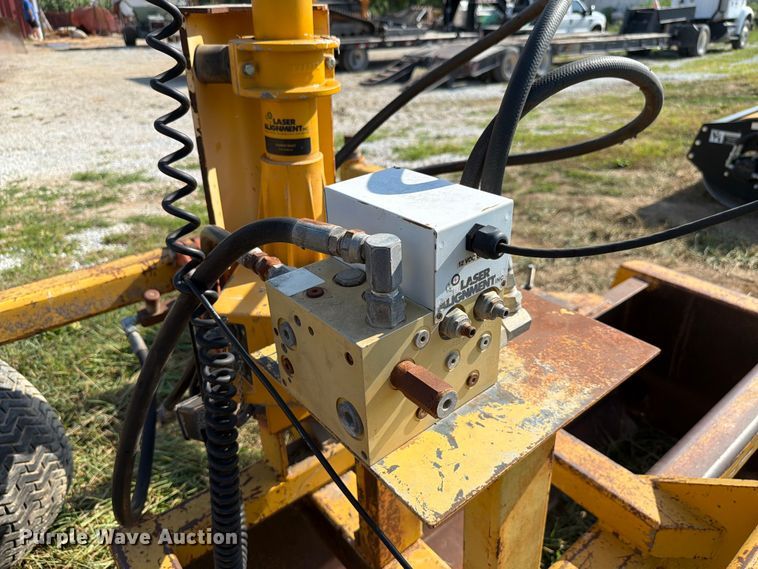 image for item FK4097 2003 Darbyshire TPS-8 box scraper