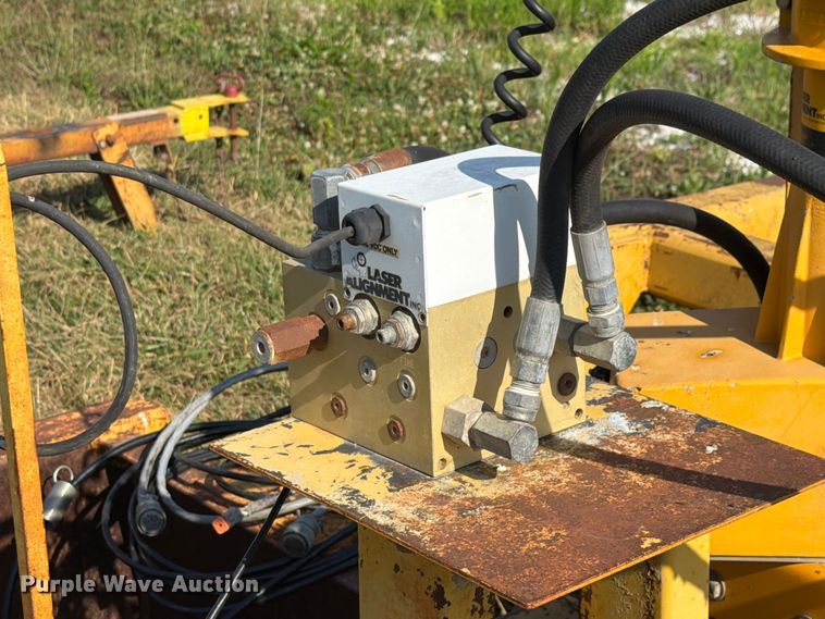 image for item FK4097 2003 Darbyshire TPS-8 box scraper