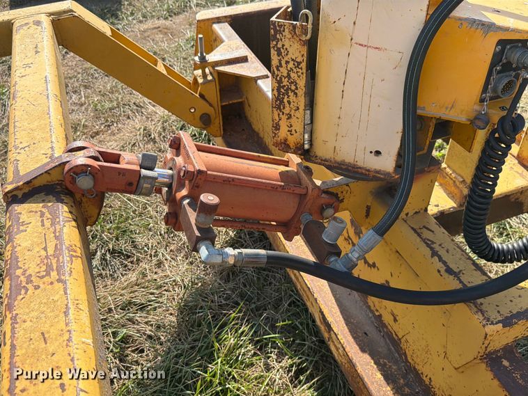 image for item FK4097 2003 Darbyshire TPS-8 box scraper