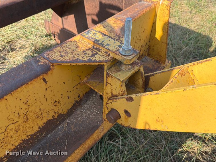 image for item FK4097 2003 Darbyshire TPS-8 box scraper