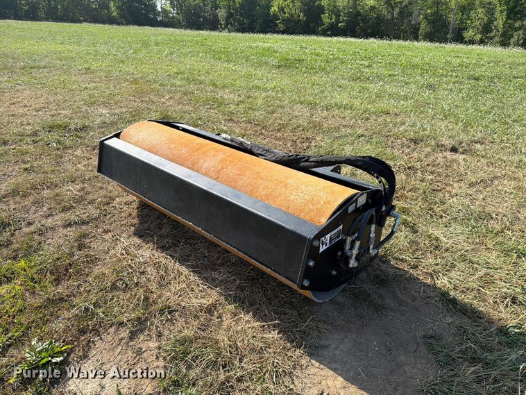 image for item FK4098 2024 003-06-72-001 skid steer vibratory roller