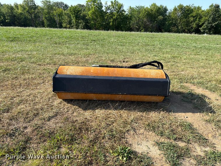 image for item FK4098 2024 003-06-72-001 skid steer vibratory roller