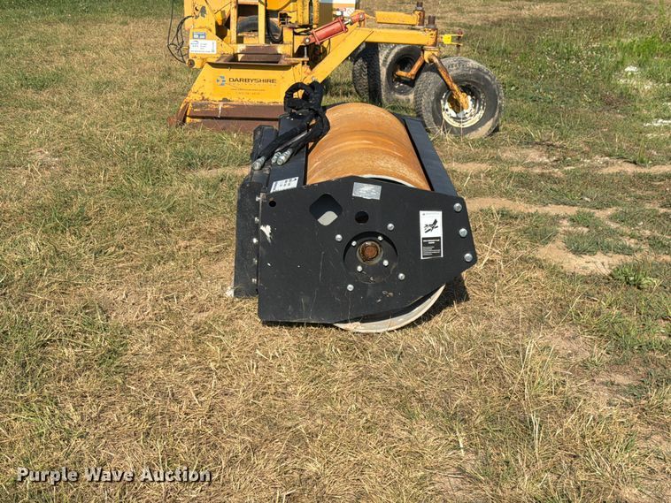 image for item FK4098 2024 003-06-72-001 skid steer vibratory roller