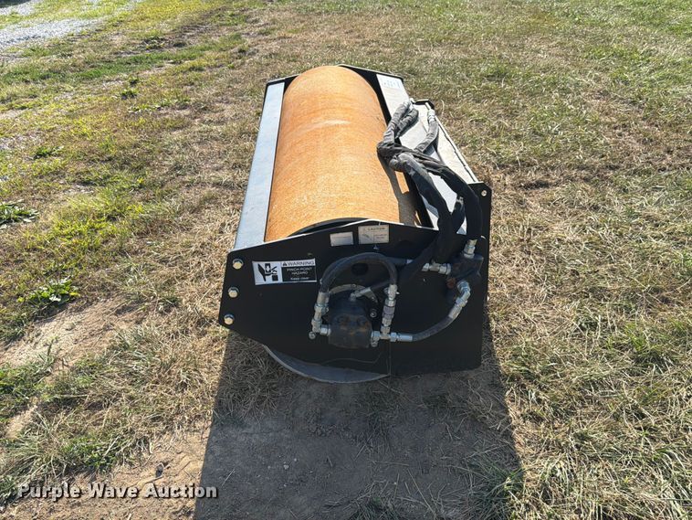 image for item FK4098 2024 003-06-72-001 skid steer vibratory roller