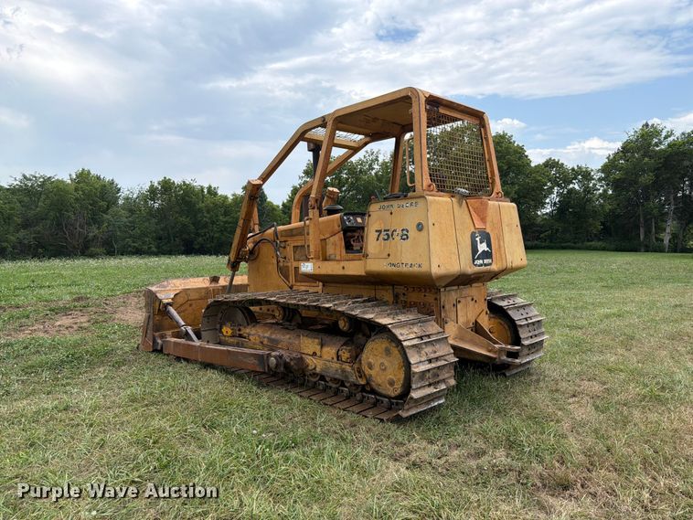image for item FK4101 1992 John Deere 750B dozer