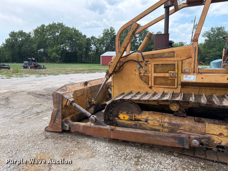 image for item FK4101 1992 John Deere 750B dozer