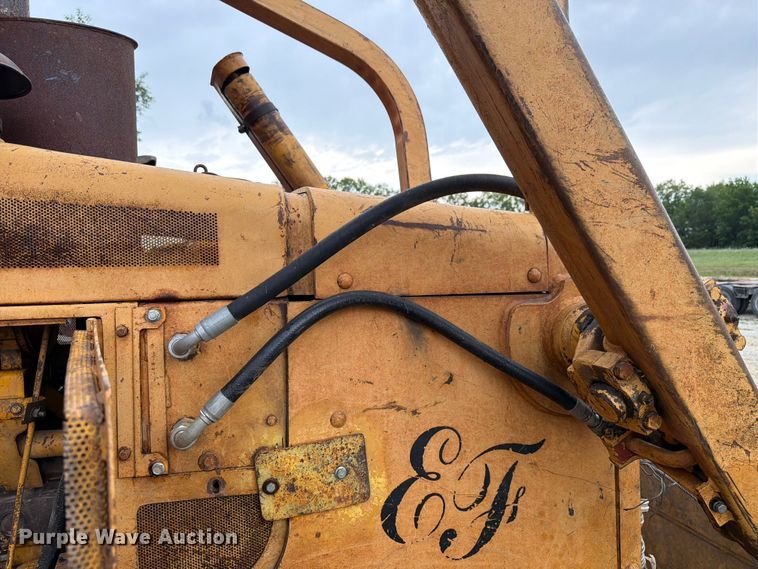 image for item FK4101 1992 John Deere 750B dozer