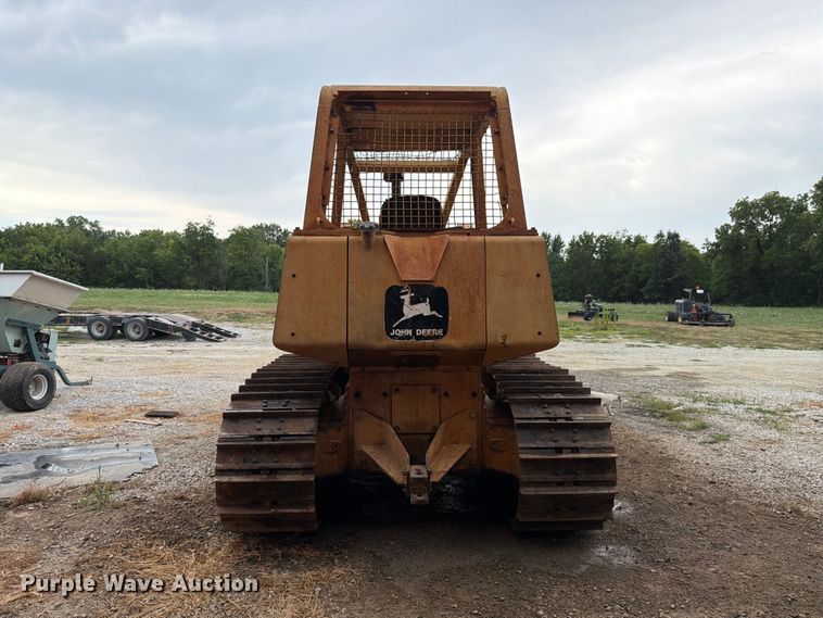 image for item FK4101 1992 John Deere 750B dozer