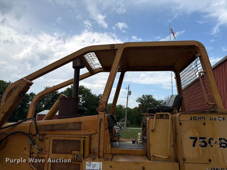 image for item FK4101 1992 John Deere 750B dozer
