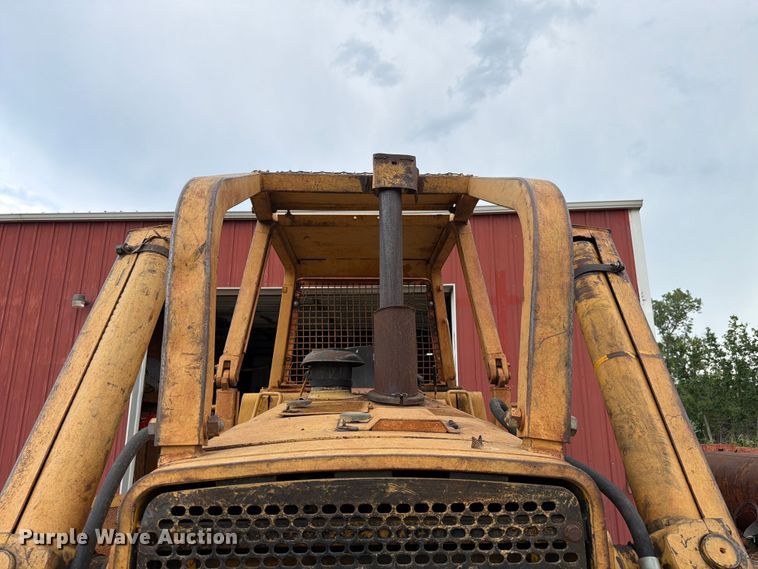 image for item FK4101 1992 John Deere 750B dozer