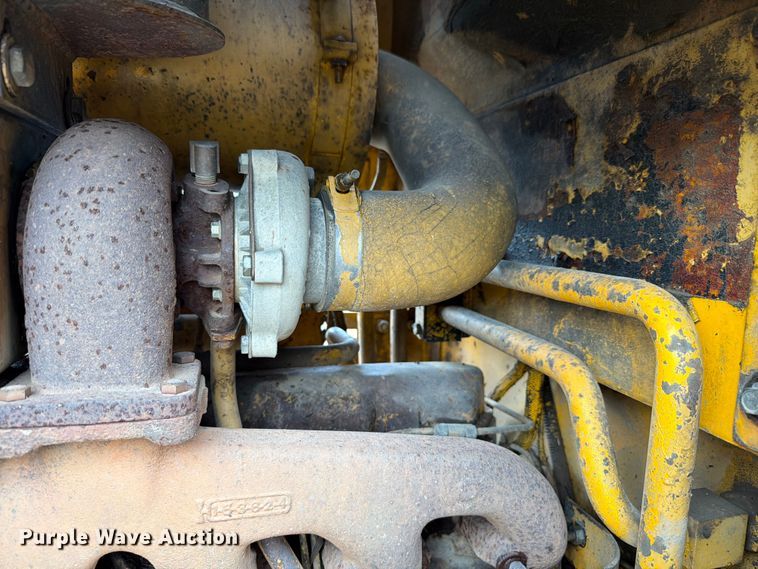 image for item FK4101 1992 John Deere 750B dozer