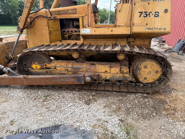 image for item FK4101 1992 John Deere 750B dozer