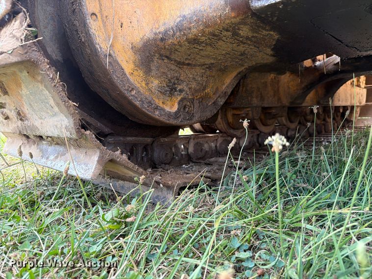 image for item FK4101 1992 John Deere 750B dozer