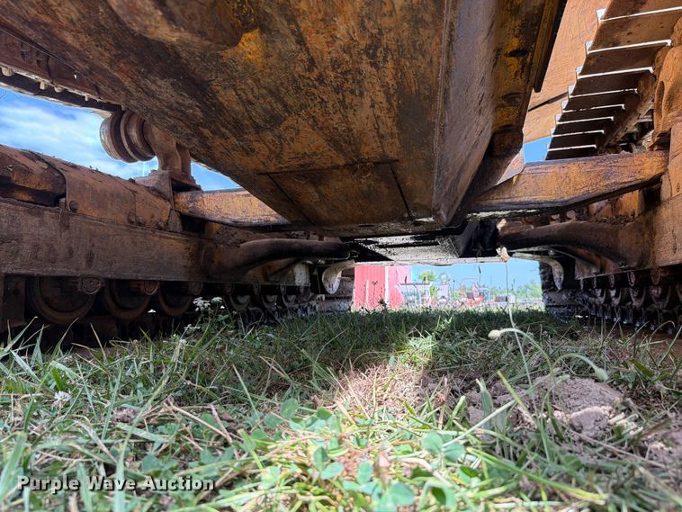 image for item FK4101 1992 John Deere 750B dozer