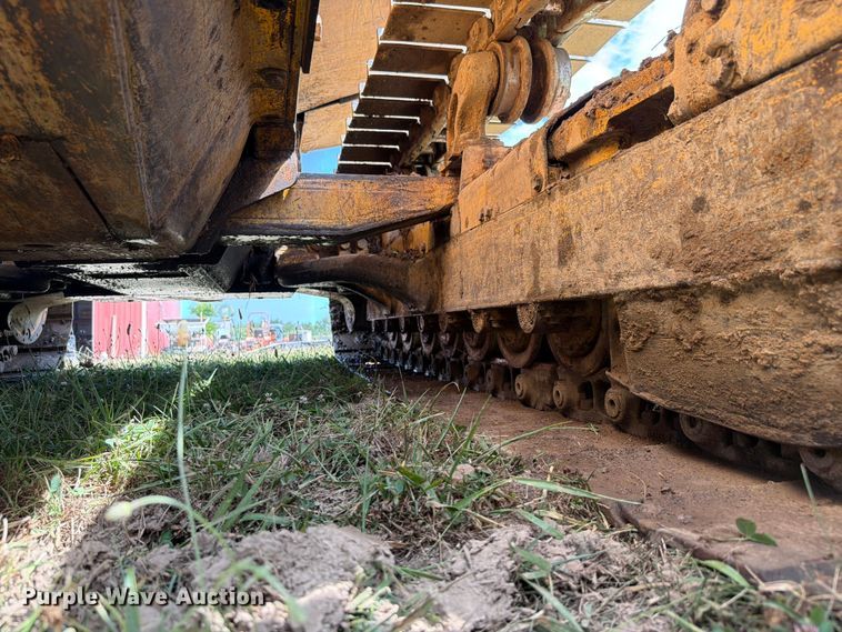 image for item FK4101 1992 John Deere 750B dozer
