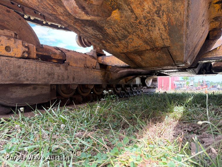 image for item FK4101 1992 John Deere 750B dozer