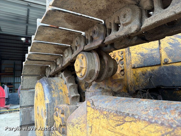 image for item FK4101 1992 John Deere 750B dozer