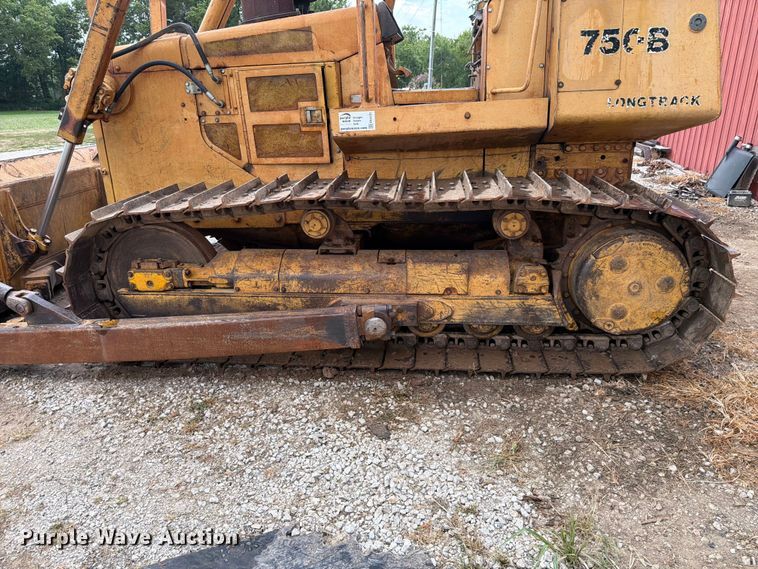 image for item FK4101 1992 John Deere 750B dozer