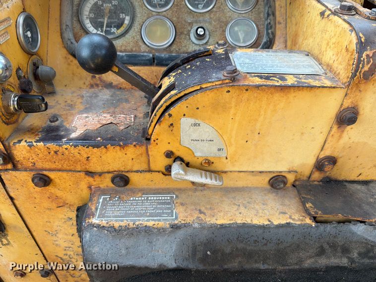 image for item FK4102 1971 Caterpillar 613 elevating scraper
