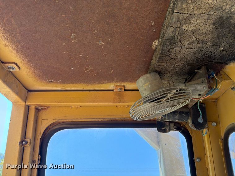 image for item FK4102 1971 Caterpillar 613 elevating scraper