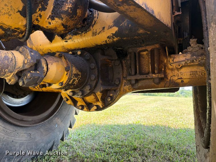 image for item FK4102 1971 Caterpillar 613 elevating scraper