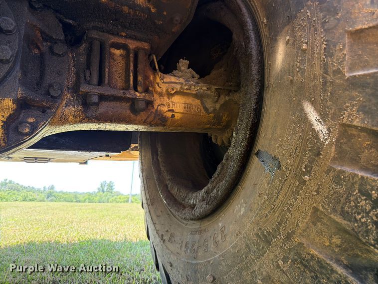 image for item FK4102 1971 Caterpillar 613 elevating scraper