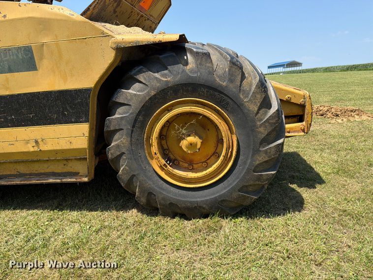 image for item FK4102 1971 Caterpillar 613 elevating scraper