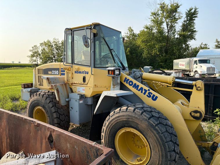 image for item FK4112 2005 Komatsu WA250-5 wheel loader