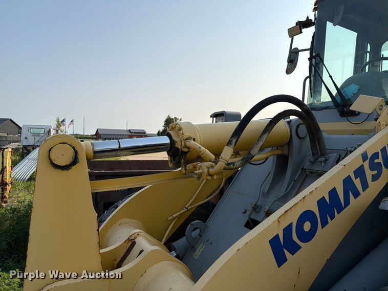 image for item FK4112 2005 Komatsu WA250-5 wheel loader