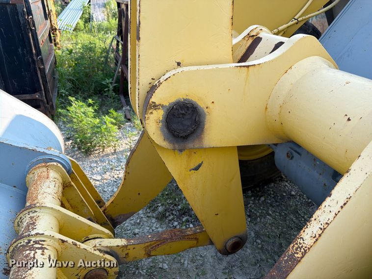 image for item FK4112 2005 Komatsu WA250-5 wheel loader
