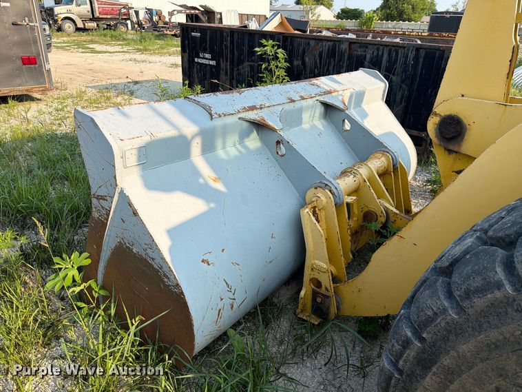 image for item FK4112 2005 Komatsu WA250-5 wheel loader