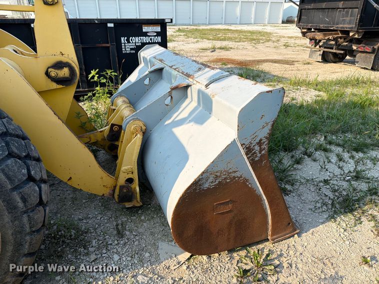 image for item FK4112 2005 Komatsu WA250-5 wheel loader